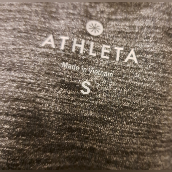NWOT Athleta Relay Grey Neutral Yoga Gym Exercise Crop Capri Legging Pants SZ S - Picture 3 of 4
